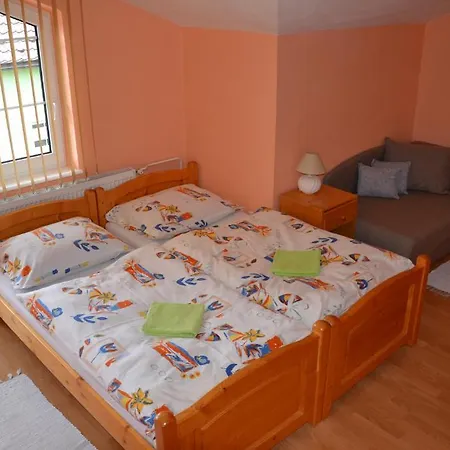 Chalupka Strba ホームステイ *